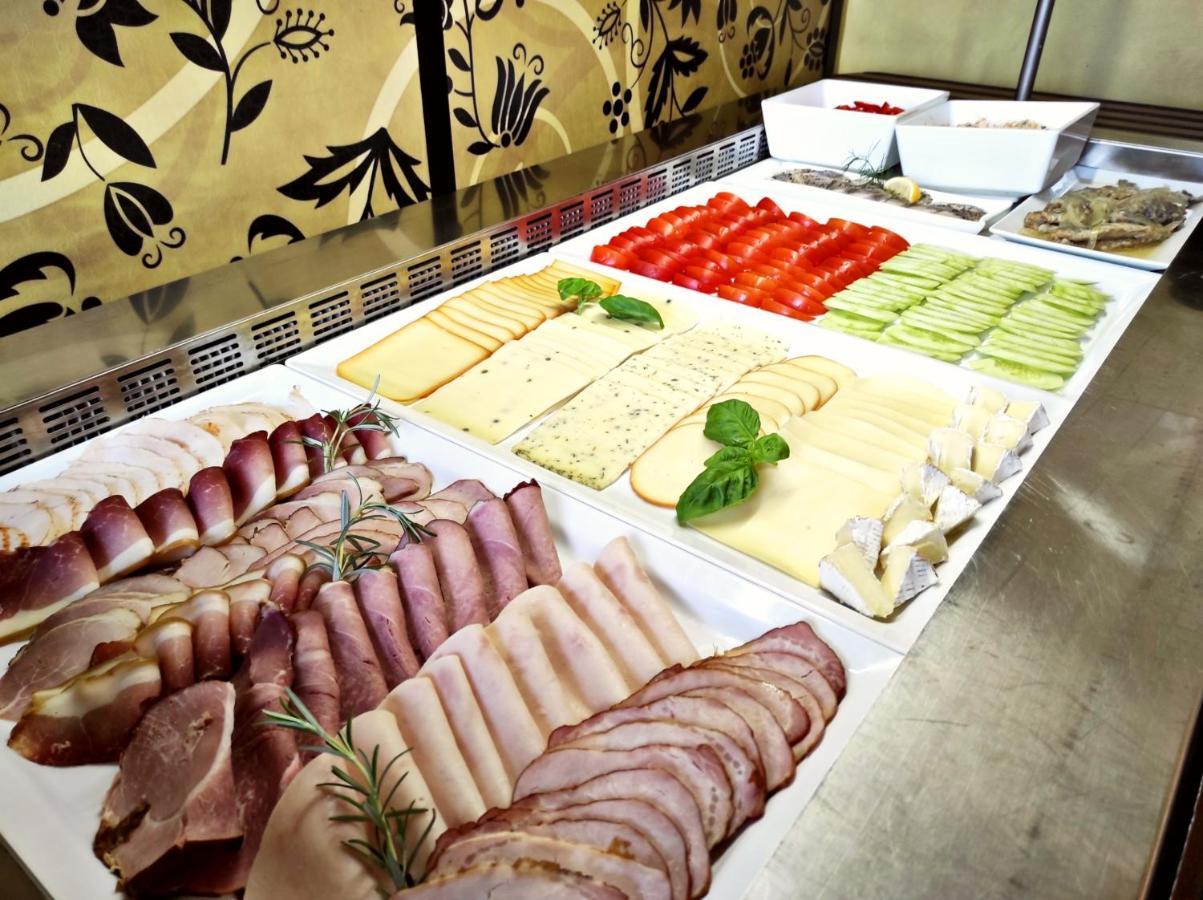 Zlota Jesien Restauracja I Noclegi Nad Jeziorem Картузы Экстерьер фото