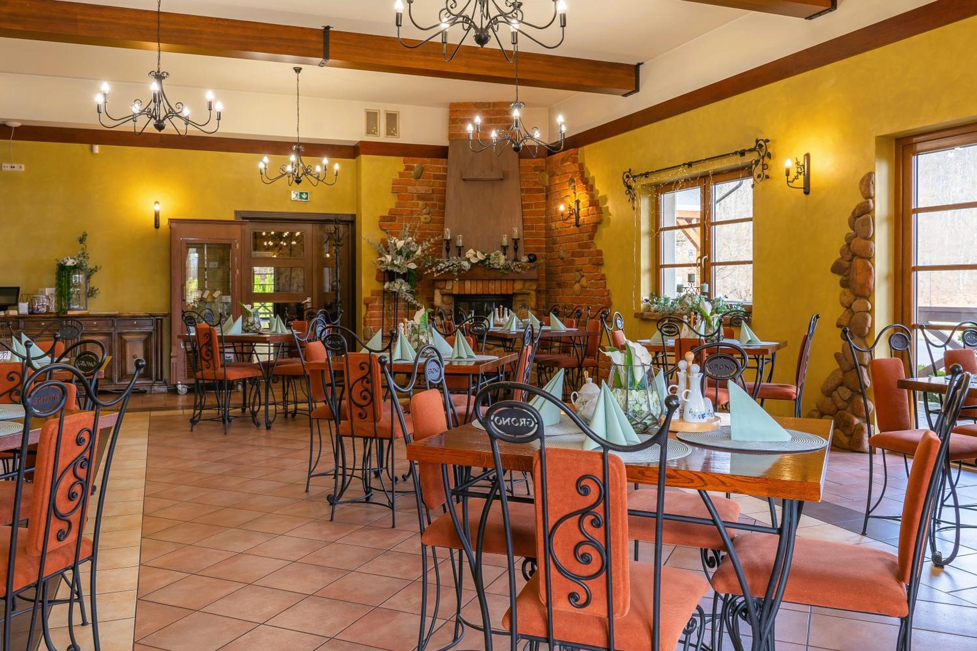 Zlota Jesien Restauracja I Noclegi Nad Jeziorem Картузы Экстерьер фото