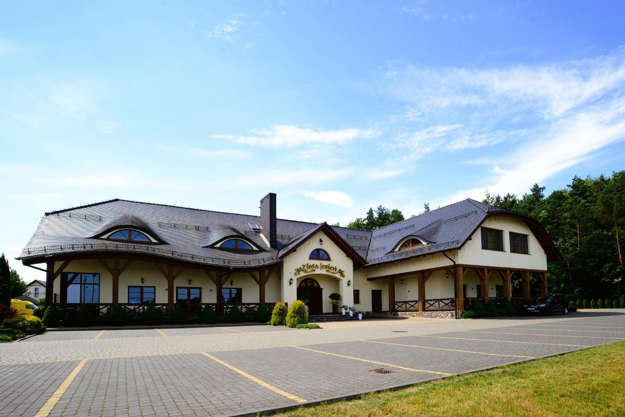 Zlota Jesien Restauracja I Noclegi Nad Jeziorem Картузы Экстерьер фото